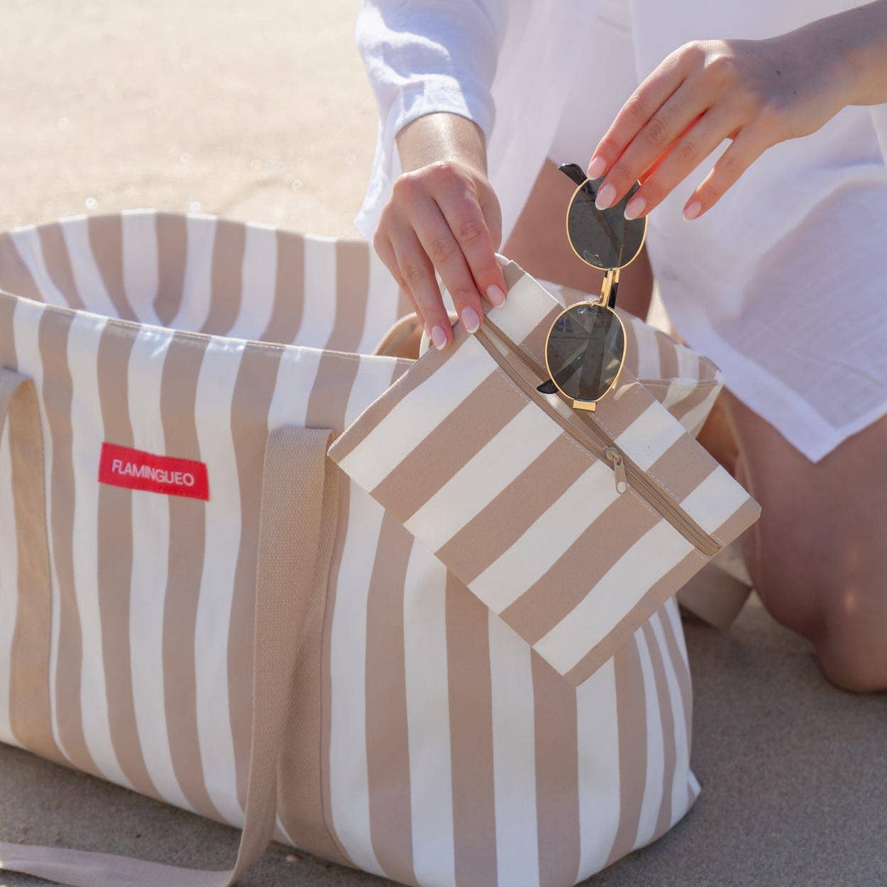 Große beige Strandtasche mit Reißverschluss