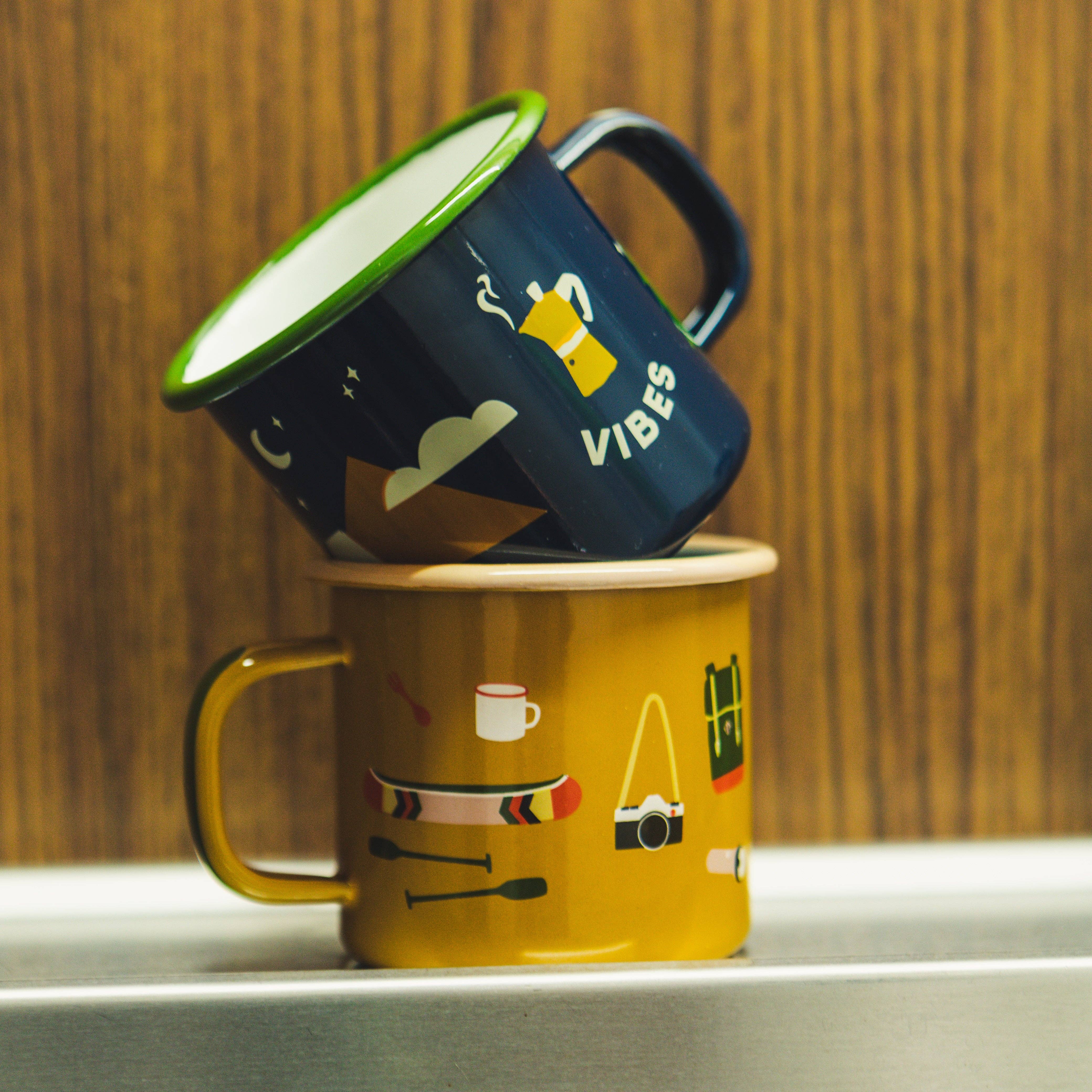Emaille Tasse Camp Vibes
