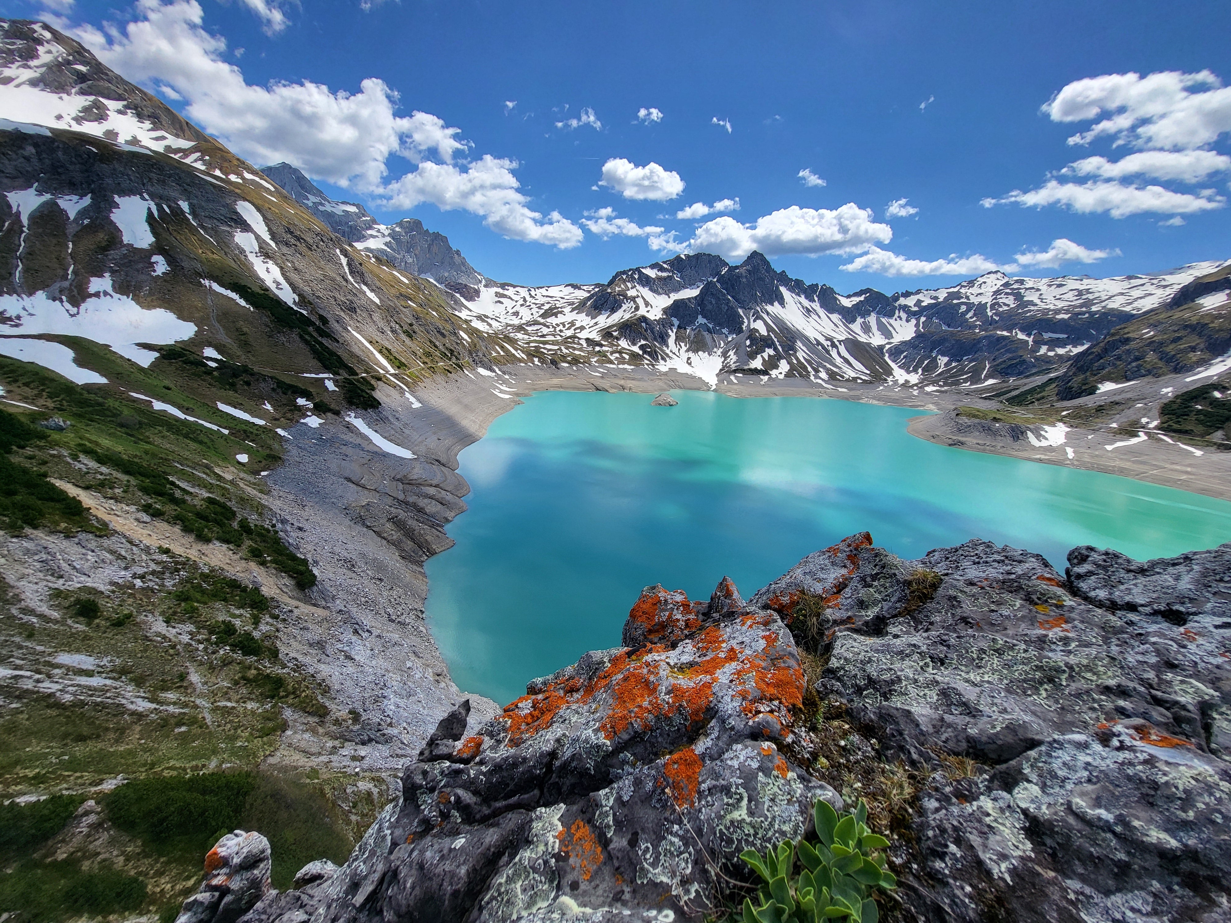 Peak & Pillow – Premium Outdoor Gear für Abenteuer & Reisen