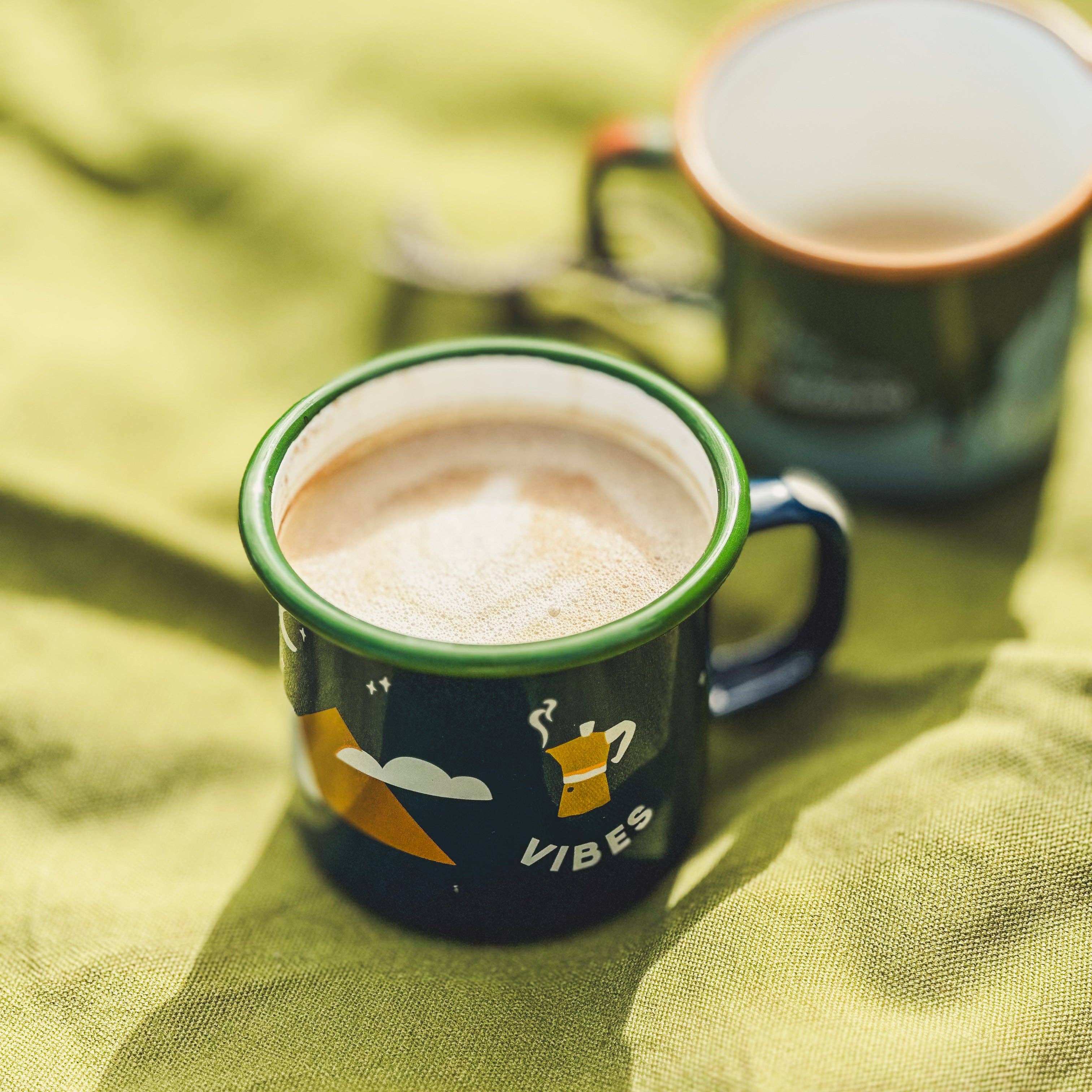 Emaille Tasse Camp Vibes